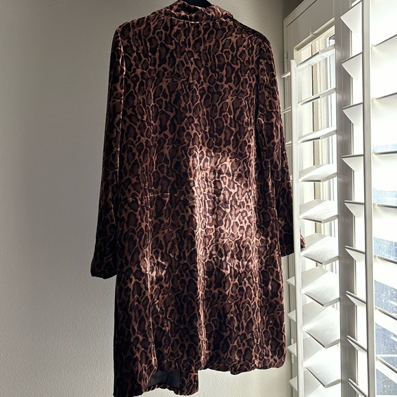Lena Medoyeff Leopard Print Velour Coat in Size S - Picture 3 of 5